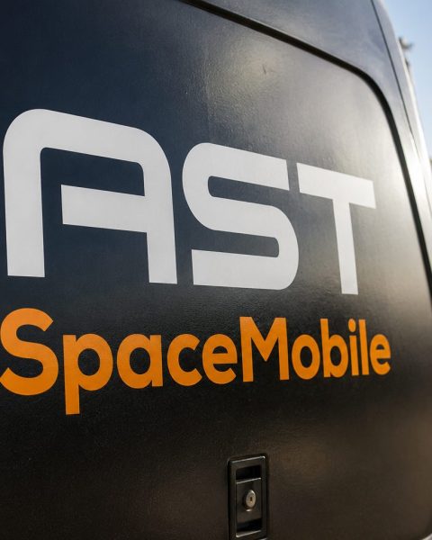 AST SpaceMobile Stock Jumps as SpaceX Launch Pivot Puts Meme-Stock Rally to the Test