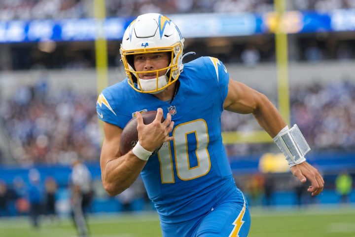 Chargers Add David Njoku In $8 Million Move To Give Justin Herbert Another Target