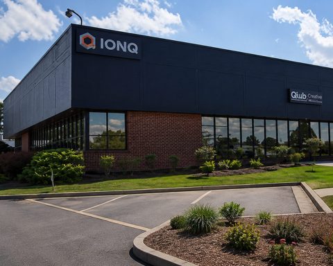 IonQ Stock Faces Quantum Earnings Test After Acquisition Spree and $500 Bull Case