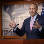 Jeffries Vows to ‘Bury’ GOP Map Push as Democrats Chase 2026 House Takeover