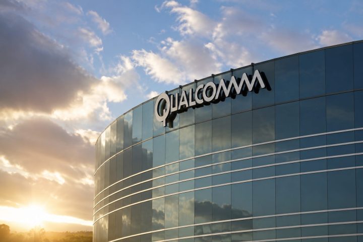 Qualcomm Stock Surges Again: Why Wall Street Is Looking Past the QCOM Guidance Miss